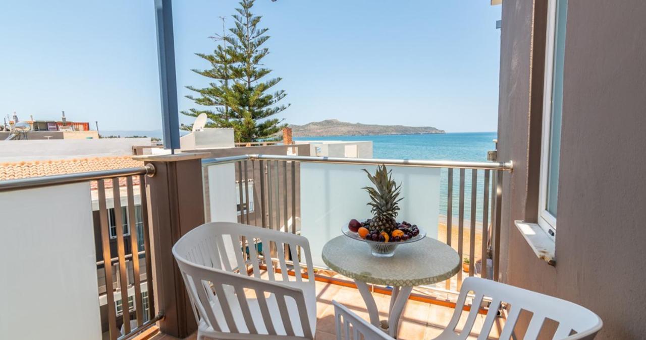 Cozy Corner Vs Beachfront Apartment *
