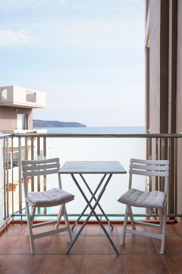 Cozy Corner Vs Beachfront * Stalos