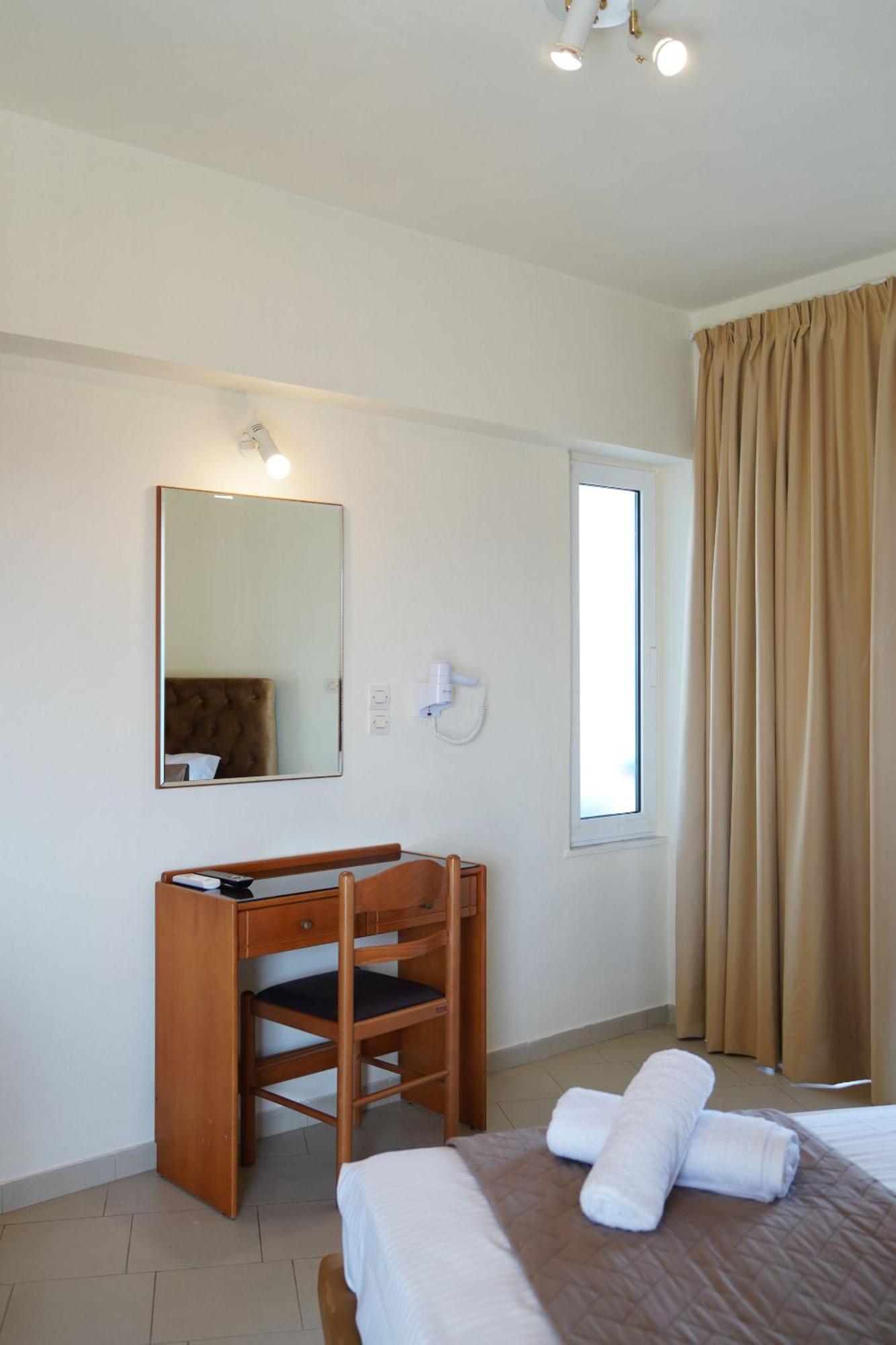 Cozy Corner Vs Beachfront Apartment *