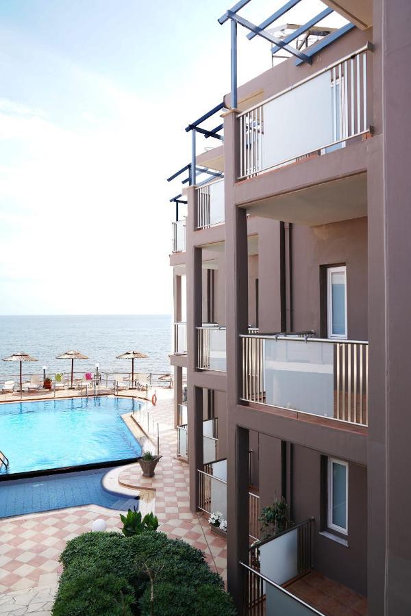 Cozy Corner Vs Beachfront