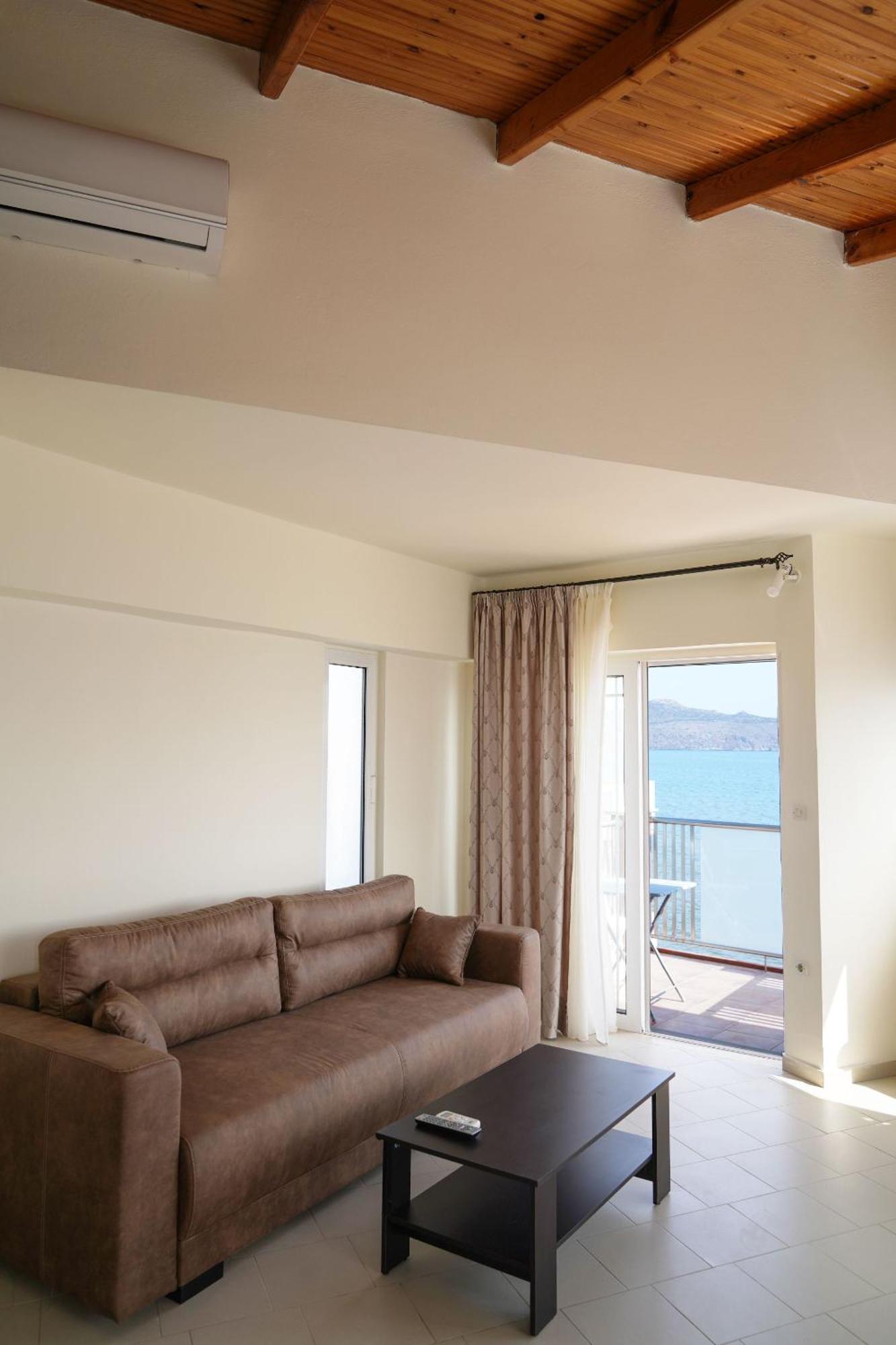 Cozy Corner Vs Beachfront * Stalós
